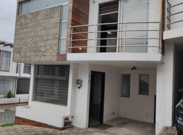 Casa de 3 habitaciones, Quito · Hermosa Casa en Venta Valle de Los Chillos
