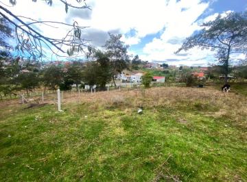 Terreno / Lote , Cuenca · Amplio Terreno con Iprus Actualizado en Chilcapamba (T31109)
