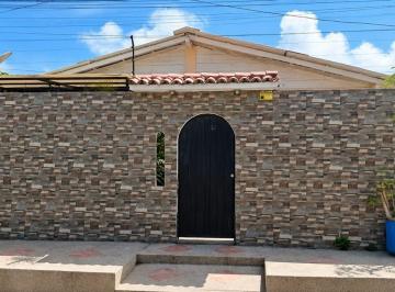 Casa de 7 habitaciones, Salinas · Casa Amoblada en Venta en Salinas