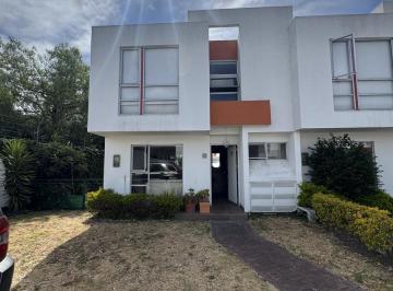 Casa · 175m² · 3 Habitaciones · 2 Estacionamientos · Casa en Venta