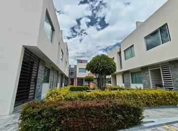 Casa · 121m² · 3 Habitaciones · 2 Estacionamientos · Venta Linda Casa en La Pampa Cerca Al Club de La Liga