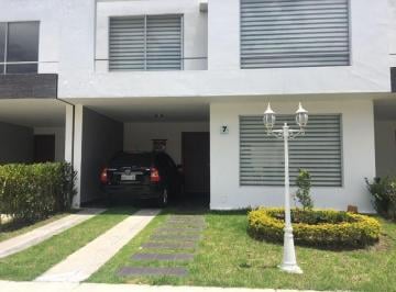 Casa · 162m² · 3 Habitaciones · 2 Estacionamientos · Tumbaco - Sector La Cerámica Se Vende Casa Dentro de Conjunto (Cr)