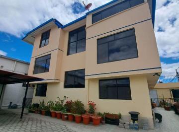 Casa de 6 habitaciones, Quito · En Renta Casa Comercial 6 Dormt. 6 Parqueaderos. Calderon