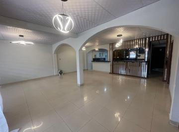 Casa de 3 habitaciones, Guayaquil · Vendo Amplia Casa de 1 Planta, Alborada 3era. Etapa. en Herradura con Portón en Las 2 Calles