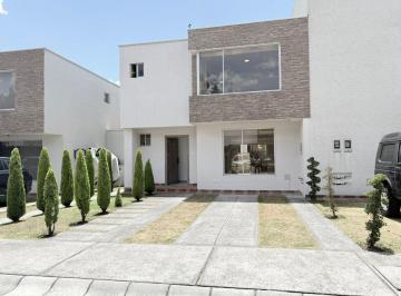 Casa de 3 habitaciones, Quito · Los Chillos. Excelente Casa en Urbanización, La Joya Perfecta Para La Familia