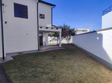 Casa de 3 habitaciones, Quito · Casa en Venta en Conocoto Dentro de Urbanización con Doble Seguridad