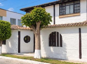 Casa de 3 habitaciones, Quito · Casa de Venta en Urbanizacion La Pampa