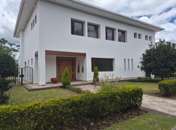 Casa de 5 habitaciones, Quito · Casa de 450 m² con 5 Dorm. en Alquiler en La Viña