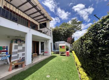 Departamento · 174m² · 2 Habitaciones · 2 Estacionamientos · Departamento de Dos Dorm., Dúplex Ubicado en El Conjunto Algarrobos