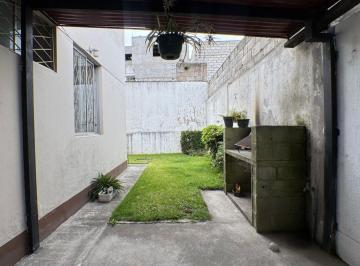 Departamento de 3 habitaciones, Quito · Departamento en con Patio Privado – Sector Solca / Embajada Americana