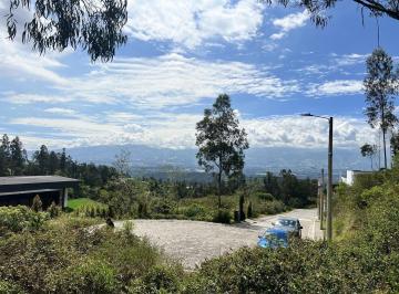 Terreno / Lote · 1m² · Terreno Ubicado Dentro de Urbanización Cerrada en Nayón. Vista, Seguridad