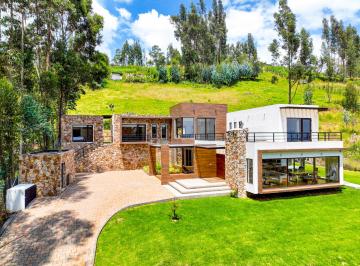 Casa de 7 habitaciones, Cuenca · Casa de Miguel: Lujosa Mansión Amueblada.
