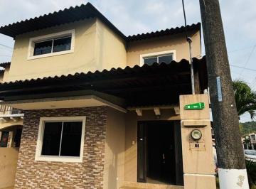 Casa de 3 habitaciones, Guayaquil · Alquilo Casa Esquinera con Aires Split Urbanización Metropolis