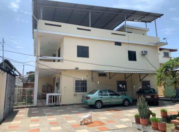 Casa de 6 habitaciones, Manta · Casa de Venta en Manta Sector Aeropuerto