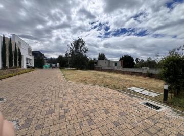 Terreno / Lote · 1m² · Terreno de Venta Dentro de Una Urbanización, a Su Vez, Dentro de Pachosalas