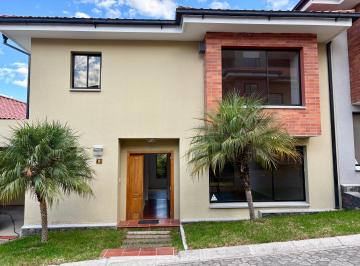 Casa de 3 habitaciones, Quito · Casa en Arriendo en Cumbayá | Urbanización Vista Hermosa | 3 Dorm.