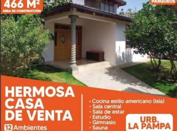 Casa de 4 habitaciones, Quito · ¡Precio de Oportunidad! Hermosa Casa en Urb. La Pampa Junto Al Club de Liga
