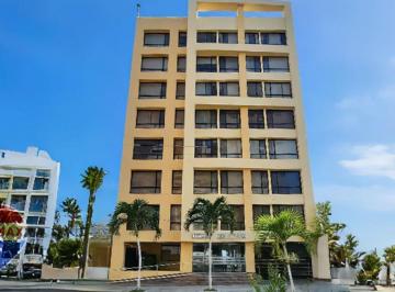 Departamento de 3 habitaciones, Manta · Departamento Frente Al Mar de Venta en Manta