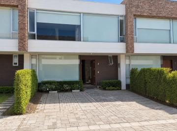 Casa de 3 habitaciones, Quito · Casa en Renta, 214 m², Tumbaco, Sector Ventura Mall