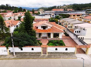 Casa de 6 habitaciones, Cuenca · Casa Exclusiva de Venta en Capulispamba, Cuenca