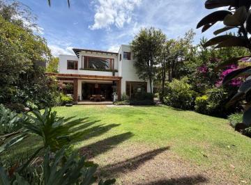 Casa de 5 habitaciones, Quito · Vendo Hermosa Casa Terreno 623 m² Construcción 856 m²