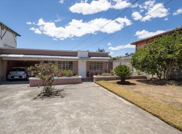 Amplia propiedad · Venta Casa con Amplio Terreno /mini Suite/5 Parqueaderos Armenia II