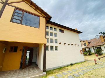 Casa de 3 habitaciones, Quito · En Venta Casa en Conocoto