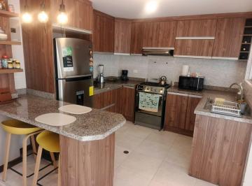 Casa · 92m² · 1 Estacionamiento · Casa en Venta
