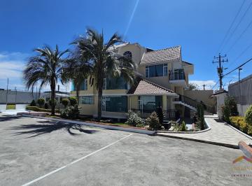 Casa · 1500m² · 6 Habitaciones · 16 Estacionamientos · Venta Casa Independiente con Fin Comercial, Educación, Terapéutico o Vivienda en Calderón