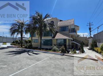 Casa · 1500m² · 6 Habitaciones · 16 Estacionamientos · Venta Casa Independiente con Fin Comercial, Educación, Terapéutico o Vivienda en Calderón