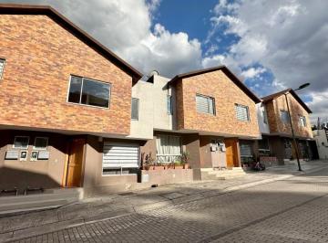Casa de 3 habitaciones, Quito · Alangasí | Valle de Los Chillos Casa en Venta en Conjunto