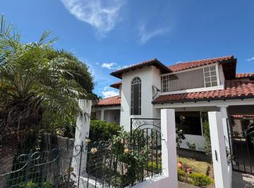 Casa en Venta de 3 habitaciones La Armenia · Casa en Venta – La Armenia, Puente 8