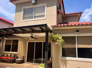 Casa de 4 habitaciones, Guayaquil · Casa de Venta en Urb. Portal Al Sol