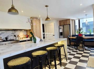 Departamento de 4 habitaciones, Quito · Alquiler, Gonzalez Suarez, Lujoso Departamento, 4 Dorm., 4 Estacionamientos