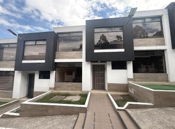 Casa · 93m² · 1 Estacionamiento · Casa en El Recreo