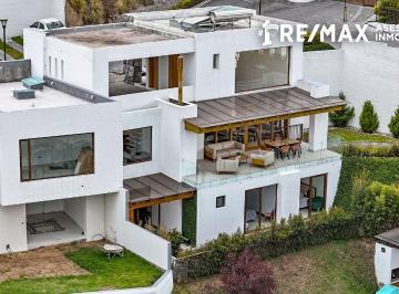 Casa de 3 habitaciones, Quito · En Venta Casa 287 m² Parques Algarrobos II, Vía Láctea – Vía Cumbayá