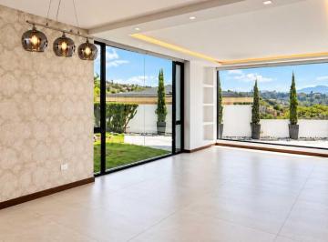 Casa · 800m² · 3 Habitaciones · 4 Estacionamientos · Casa Renta Nayón Vista Al Valle Urbanización Planta Eléctrica