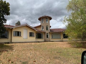 Casa de 4 habitaciones, Quito · Vendo o Arriendo Casa Una Sola Planta Puembo