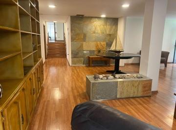 Casa de 1 habitación, Quito · Casa de 350 m² en Alquiler en El Pinar Bajo