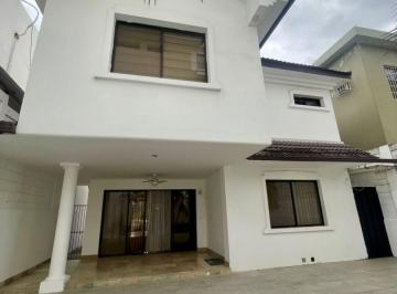 Casa de 4 habitaciones, Guayaquil · Casa de Venta en Ceibos Norte