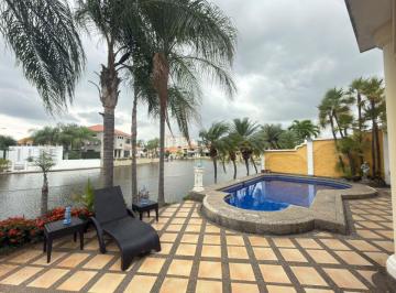 Casa de 4 habitaciones, Guayaquil · Casa en Renta Full Amoblada en La Urbanización La Fontana, en La Vía Samborondón.