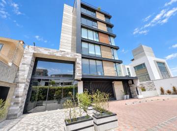 Local comercial · 240m² · 5 Estacionamientos · Local Comercial - Cumbaya Sector Scala Shopping 240 m² en Renta
