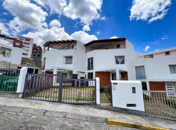 Casa · 138m² · 3 Habitaciones · 2 Estacionamientos · Casa en Venta 208 m² - Pinar Alto