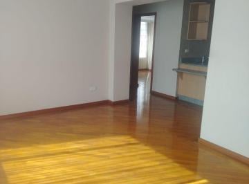 Departamento de 2 habitaciones, Quito · Venta Departamento 2 Dorm. Vista a La Calle Sector Mariana de Jesús