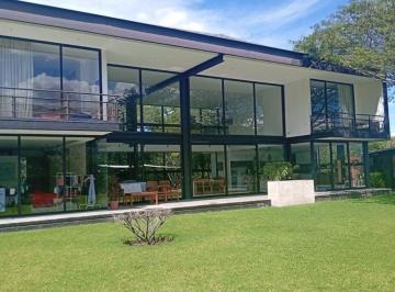 Casa de 4 habitaciones, Quito · Excelente Casa Moderna de 400 m² con 4 Habitaciones en Alquiler en Nayón