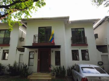 Casa de 3 habitaciones, Guayaquil · Casa de Venta en La Urb. Villas del Bosque, 3 Dorm., Vía a La Costa.