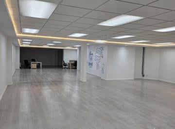 Local comercial · 136m² · 1 Estacionamiento · Local Comercial Renta