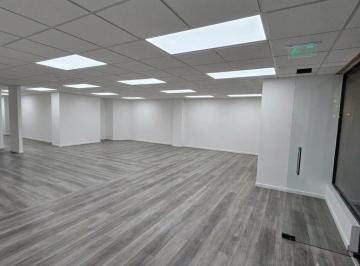 Local comercial · 136m² · 1 Estacionamiento · Local Comercial Renta