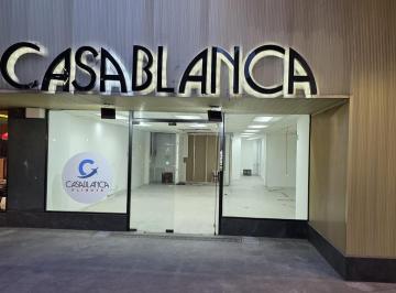 Local comercial · 136m² · 1 Estacionamiento · Local Comercial Renta