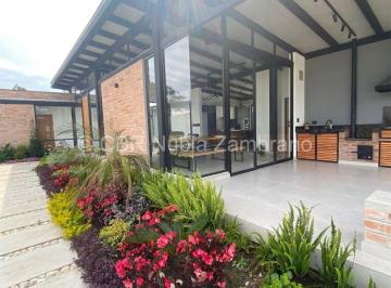 Casa de 5 habitaciones, Quito · Casa con Amplio Jardin, Una Sola Planta 5d, Independiente, El Quinche